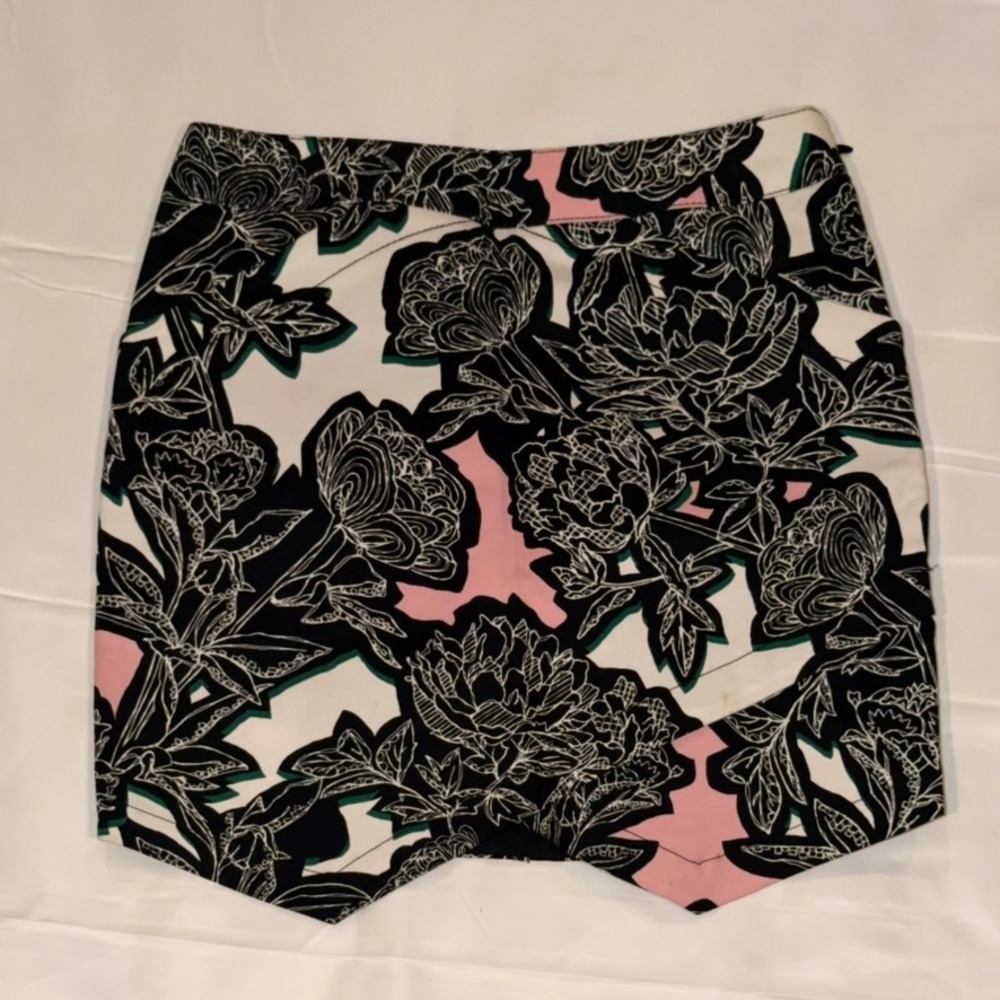 Express Floral Mini Skirt Pockets 0 Black White Pink Graphic Print Tulip Hem NWT